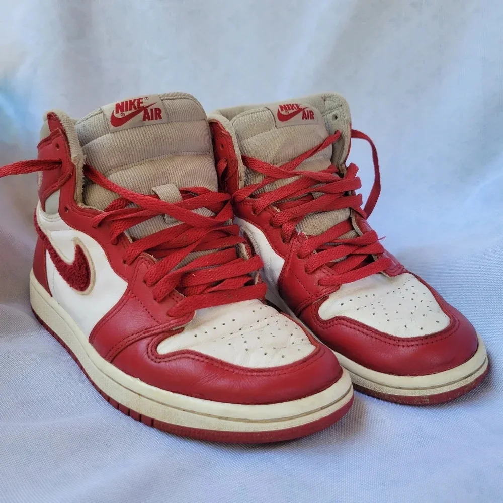 Nike Air Jordan 1 Retro OG High Chenille Red & White Sneakers Boys Youth Size 7